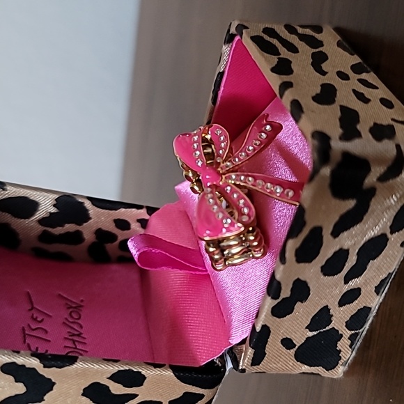 New Vintage! BETSEY JOHNSON Dollhouse Collection Pink Bow Stretch Ring. 8 - Picture 5 of 12